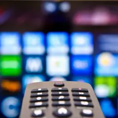 Jak podłączyć pilot z telefonu do telewizora - proste kroki i porady