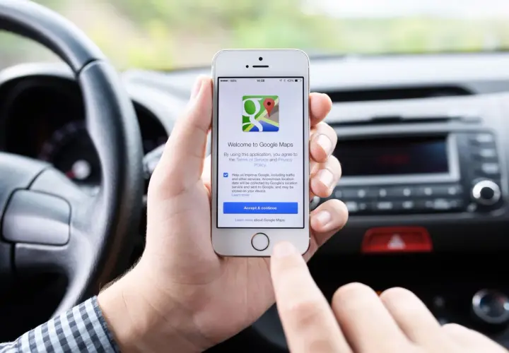 Jak podłączyć iPhone do samochodu – proste kroki bez problemów z CarPlay i Bluetooth