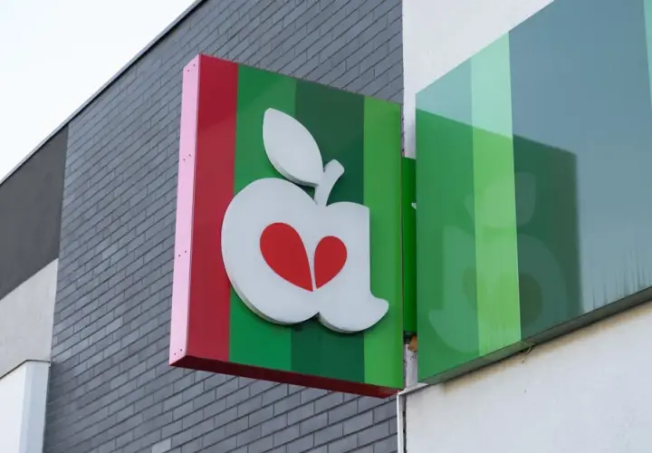 Jak zainstalować aplikację Delikatesy Centrum i uniknąć problemów