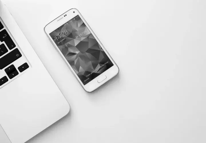 Internet mobilny czy stacjonarny - co wybrać, aby nie przepłacać?