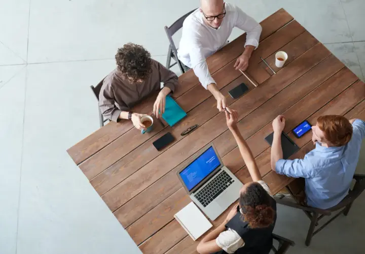 Jak włączyć aplikację Microsoft Teams w organizacji bez problemów?