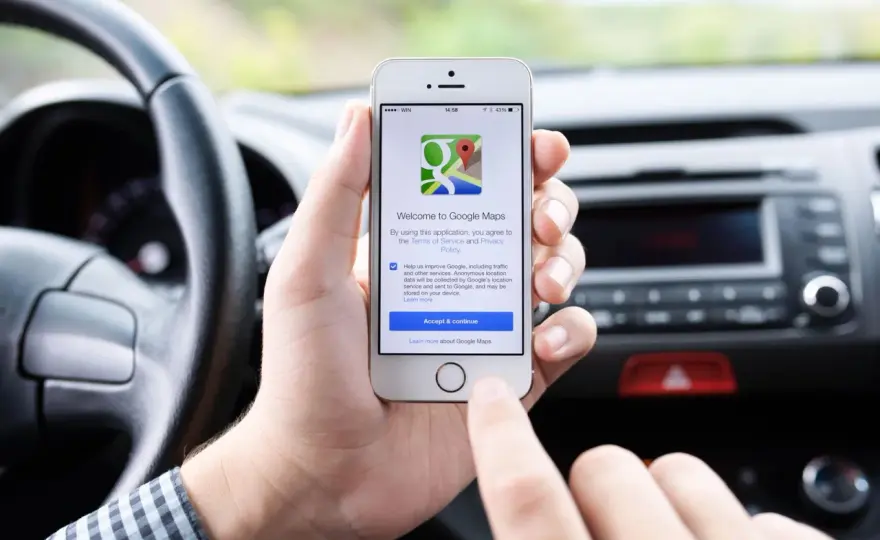 Jak podłączyć iPhone do samochodu – proste kroki bez problemów z CarPlay i Bluetooth