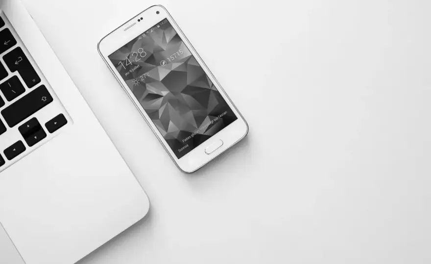 Internet mobilny czy stacjonarny - co wybrać, aby nie przepłacać?